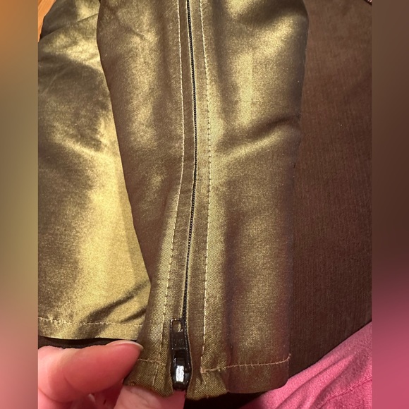 Oleana The Norwegian Story  Green/Gold NWT Shell 100% Silk Made In Norway Sz S. - Picture 6 of 12